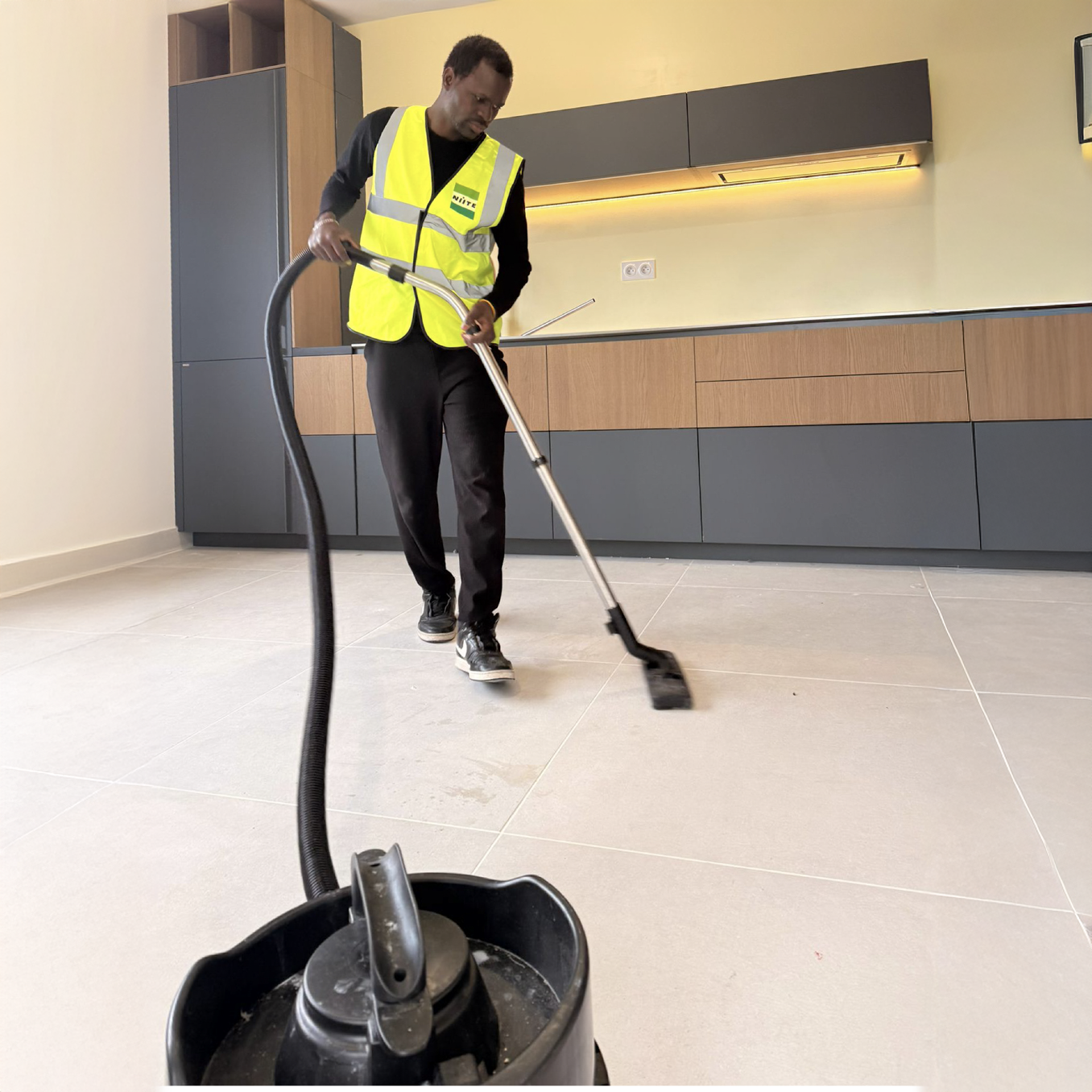 Nettoyage aspirateur sol professionnel 1